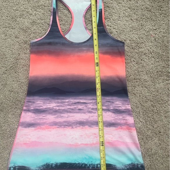 Lululemon Beach Scape CRB 8 - Picture 5 of 6